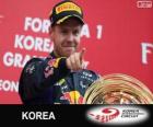 Себастьян Феттель празднует свою победу в Гран-при Кореи 2013